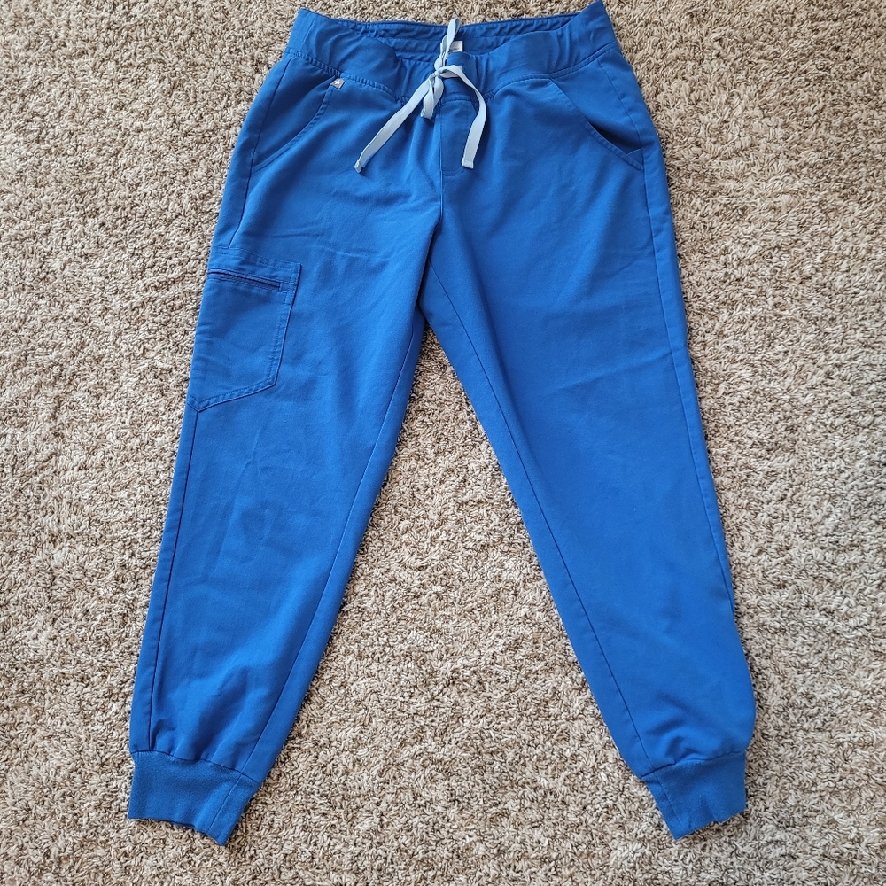 Figs Zamora Scrub Joggers in Medium Petite